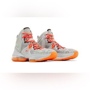 Nike Lebron 19 Boy’s Basketball Shoes in Orange and Gray| Size: 5